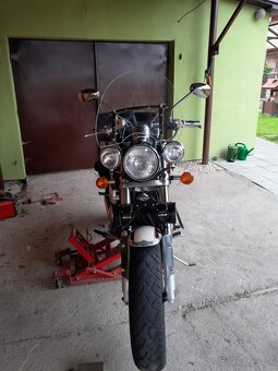 Suzuki Marauder VZ 800 - 13
