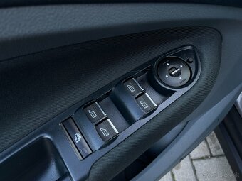 Grand C-MAX 1.6 Benzín 7-Miestne - 13