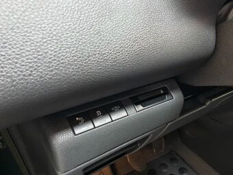 Peugeot 3008  1,6 HDi , Panorama,  koženná výbava. - 13
