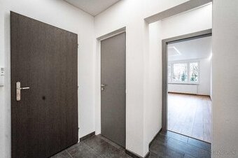 Moderný 2-izbový byt pri nábreží s kompletnou rekonštrukcio - 13