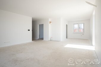 BOSEN | Na predaj priestranný 4izbový rodinný dom v obci Krá - 13
