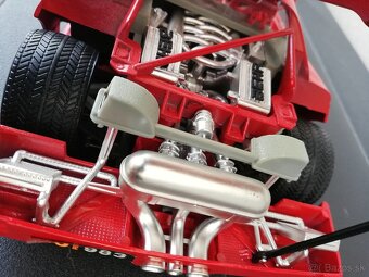 Bburago Ferrari F40 1/18 Červený - 13