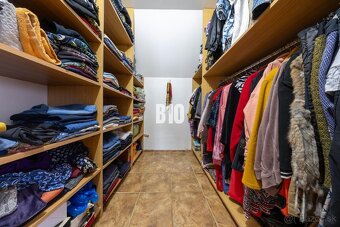 PONUKA uprostred VINOHRADU - dvojpodlažný rodinný dom s PEKN - 13