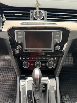 Volkswagen Passat B8 Highline 2.0 TDI - 13