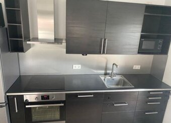 Moderná kuchynská linka so spotrebičmi - 13