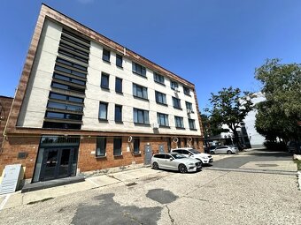 Kancelária 14,5 m2 a 17m2 priamo v meste Galanta - 13