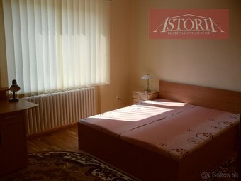 rodinný dom s 2 garážami - Martin - Stráne - 13