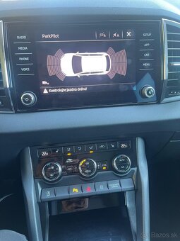 Škoda Karoq Alcantara 1,6TDi 85kw polokoža plna vybava - 13