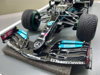 F1 MERCEDES W12 HAMILTON VÍTĚZ GP RUSKA 2021 SPARK 1:18 - 13