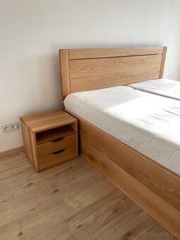 Manželská dubová posteľ 180×200 cm - 13