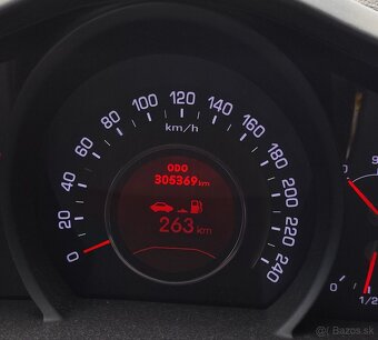 Predaj Kia Sportage SL 4WD 2,0 CRDI EX+XENÓN+ŤAŽNÉ - 13