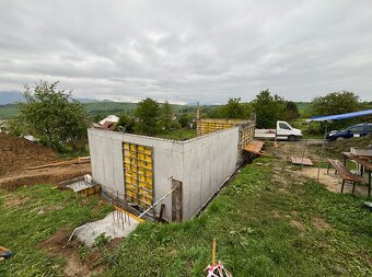 Výkopové práce , základové dosky , hrubé stavby - 13