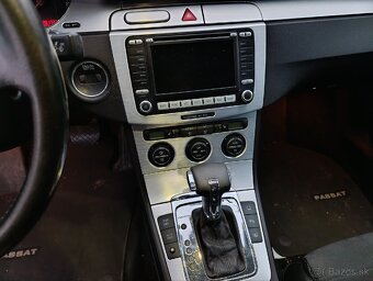 Volkswagen Passat R32 VR6 4x4 3.2 benzín 184kw Automat DSG - 13