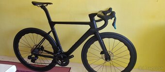 Kompletný karbónový cestný bicykel s elektronickou prehadzov - 13