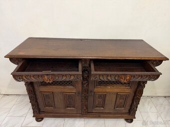 Starožitná neorenesanční skříň - 13