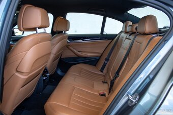 BMW Rad 5 M550i xDrive A/T - 13