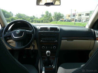 Škoda Octavia Combi 2.0 TDI CR DPF Elegance - 13