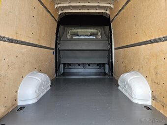 Volkswagen Crafter L3H2 7 miestne 2.0TDI 140hp - 2019 - 13
