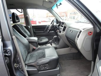 Mitsubishi Pajero 3,2 Di-D Aut. 4x4 Kůže 7.míst ČR 2006 - 13