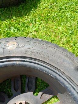 Predám sadu zimných diskov 16" Volkswagen s pneumatikami - 13
