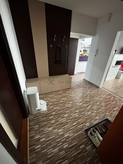 Prenajmeme veľký 3 izbový byt v Prievidzi na Zapotôčkach. - 13