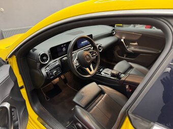 Mercedes-Benz CLA Shooting Brake SB 200 d A/T - 13
