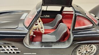 1:18 MERCEDES-BENZ 300SL - 13