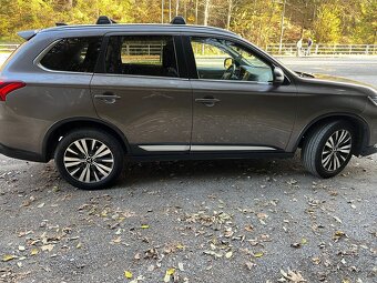 Mitsubishi Outlander - 13