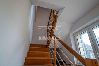 Rezervované: Atypický rodinný dom s prístavbou – bývanie... - 13