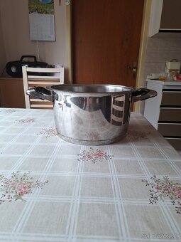 Predam hrnce a kuchtu - 13
