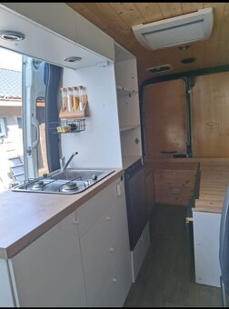 Obytná dodávka Iveco Daily 2.8 HDI - 13