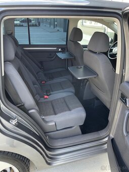 Volkswagen Touran 2.0 TDI Comfortline MT6 - 13