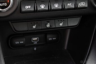 Kia Sportage 2.0 CRDi + 48V (Mild Hybrid) V ZÁRUKE - 13