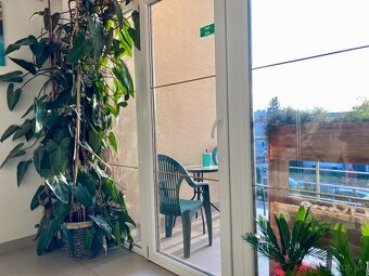 Nadštandardný 2-izbový byt 75m2 + parkovacie miesto - 13