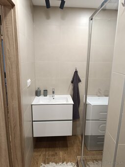 Moderný 3 izbový byt - prenájom - 13