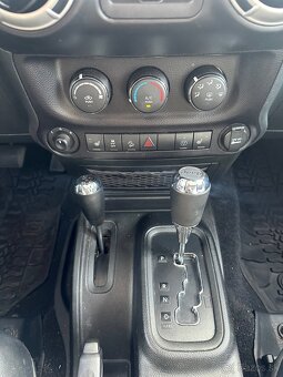 Jeep Wrangler Rubicon a/T - 13