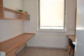 HOLÍČ na predaj budova v blízkosti centra mesta - 13