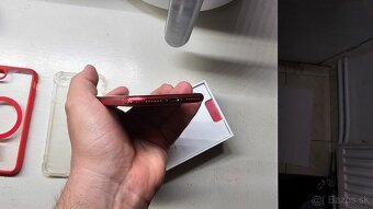 Apple iPhone SE 2020 RED 128GB - 13