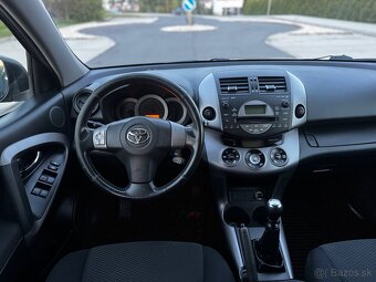 Toyota RAV4 2.2 D-4D 4x4 – spoľahlivé SUV, výborný stav - 13