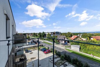 Moderný 2-izbový byt s balkónom a parkovacím miestom - 13