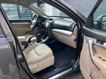 Predám Kia Sorento 2.2 CRDI 145kW 4x4 - 13