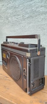 Radiomagnetofon Sharp - 13
