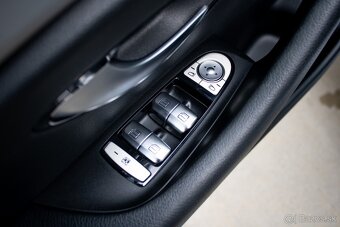 Mercedes-Benz E trieda Sedan 220 d 4MATIC A/T - 13