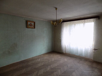 Na predaj  2 izb. dom v Nových Zámkoch- záhrada 569m2 . - 13