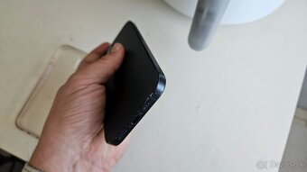 Apple iPhone 15 tmavý 128GB - aj vymením - 13