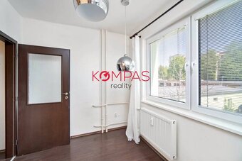 SLNEČNÝ 1 IZBOVÝ BYT S LODŽIOU PO KOMPLETNEJ REKONŠTRUKCII – - 13