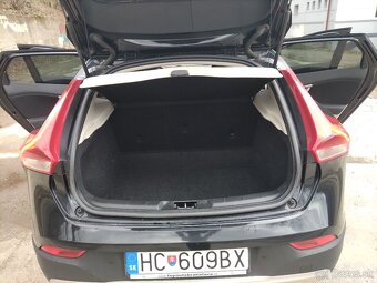 Volvo V40 Cross country - 13