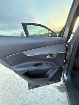 Peugeot 3008 1.2 PureTech 130k Allure A/T - 13