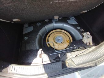 Predám auto Mazda 3 ročník 2006 204 000km - 13