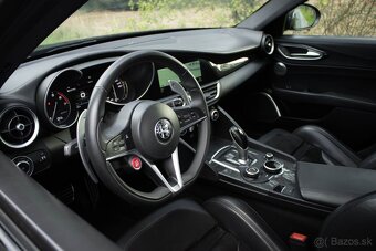 Alfa Romeo Giulia 2.0 AWD VELOCE Ti Q4 / AJ NA SPLÁTKY / - 13